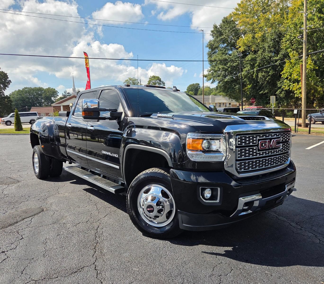 Used 2019 GMC Sierra 3500 Denali w/ Duramax Plus Package AWD/4WD image 2