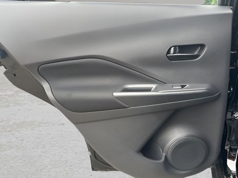 Certified 2025 Nissan Kicks Play S FWD image 32