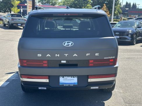 Used 2025 Hyundai Santa Fe Limited image 8