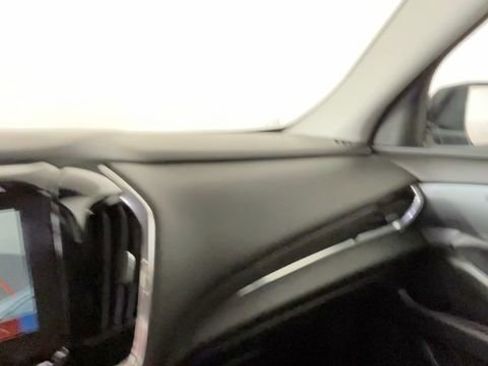 Used 2019 Chevrolet Traverse Premier w/ Redline Edition AWD/4WD image 36
