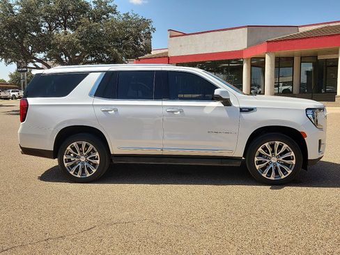 Used 2021 GMC Yukon Denali w/ Denali Premium Package AWD/4WD image 5