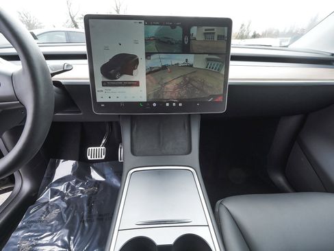 Used 2024 Tesla Model Y Long Range image 17