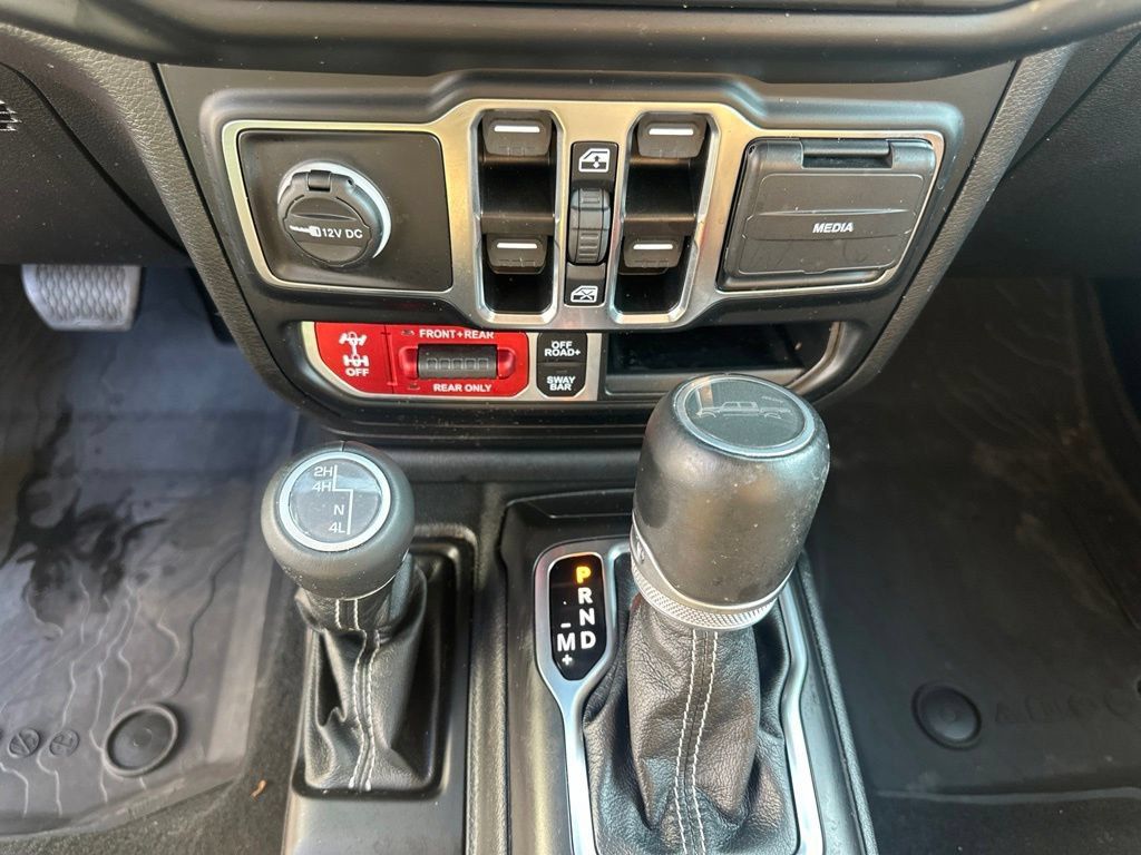 Used 2023 Jeep Gladiator Rubicon w/ Cold Weather Group AWD/4WD image 22