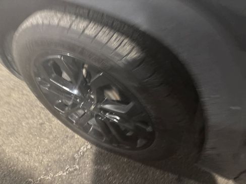 Used 2020 GMC Terrain SLE w/ Driver Convenience Package image 11