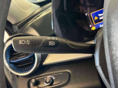 Used 2024 Chevrolet Trax LT FWD image 19