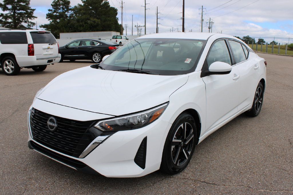 Used 2025 Nissan Sentra SV FWD image 2