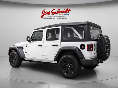 Used 2022 Jeep Wrangler Unlimited Sport AWD/4WD image 4