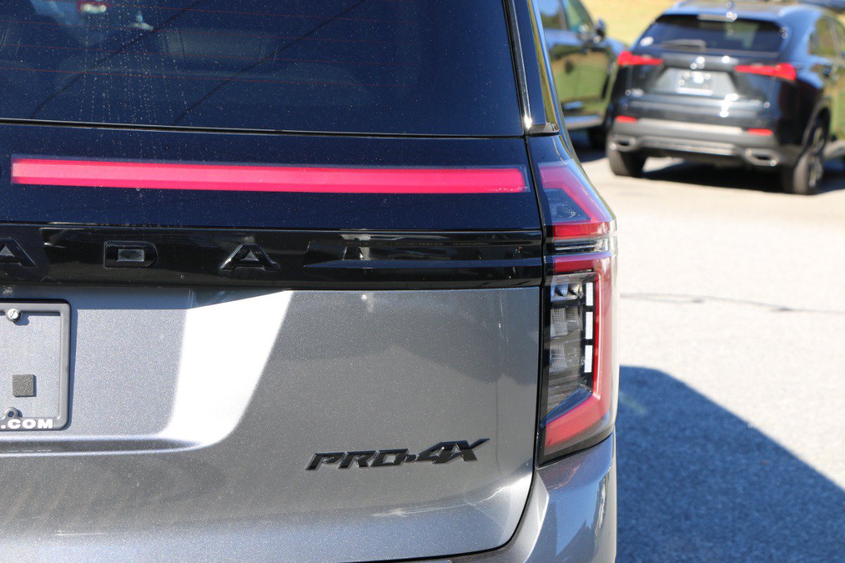 Used 2025 Nissan Armada PRO-4X w/ Pro-4X Premium Package AWD/4WD image 7