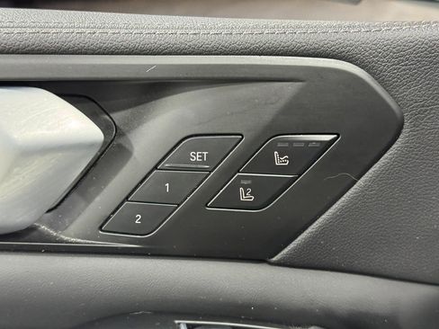 Used 2022 BMW X5 M50i image 25