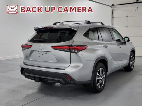 Used 2021 Toyota Highlander XLE image 9