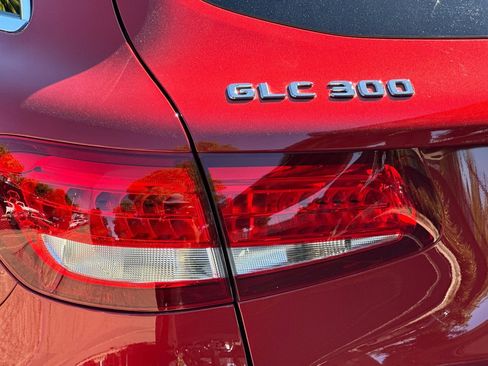 Used 2019 Mercedes-Benz GLC 300 4MATIC image 28