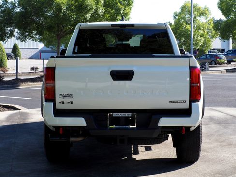 Used 2024 Toyota Tacoma TRD Off-Road AWD/4WD image 23