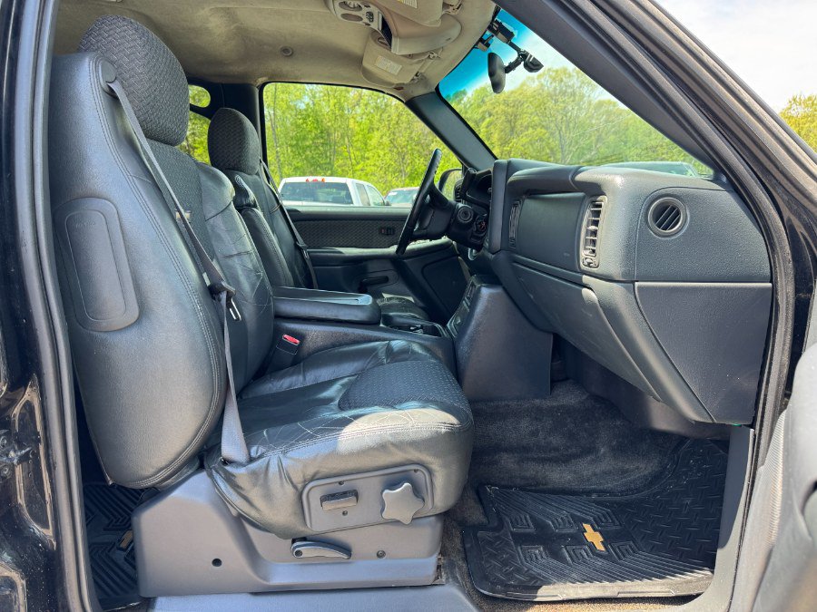 Used 2002 Chevrolet Avalanche 2500 w/ Convenience Pkg AWD/4WD image 18