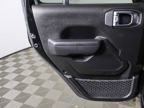 Used 2022 Jeep Wrangler Unlimited Sport image 18