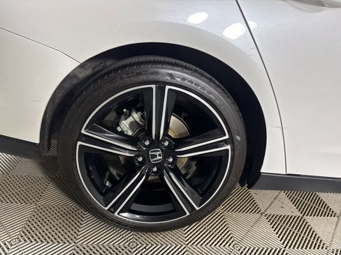 Used 2025 Honda Accord Sport image 30