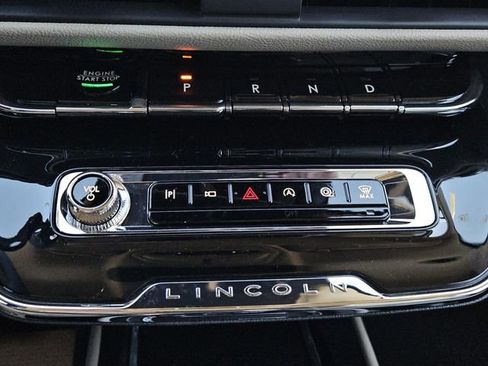 New 2026 Lincoln Corsair Premiere image 12