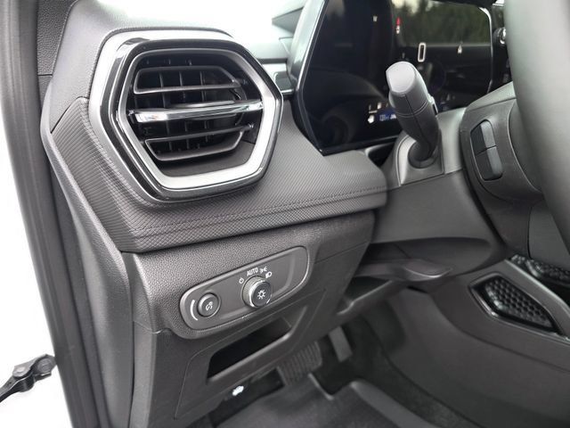 New 2026 Chevrolet TrailBlazer LT w/ LT Cold Weather Package AWD/4WD image 9