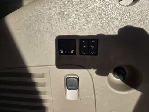 Used 2016 Chevrolet Tahoe LT w/ Luxury Package image 12