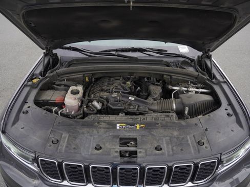 Used 2021 Jeep Grand Cherokee L Limited image 4