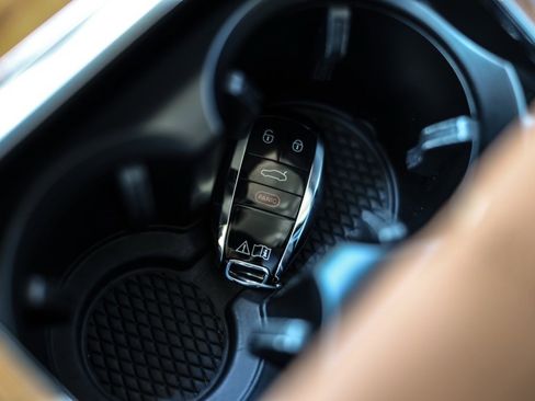 Used 2024 Bentley Continental GT image 17