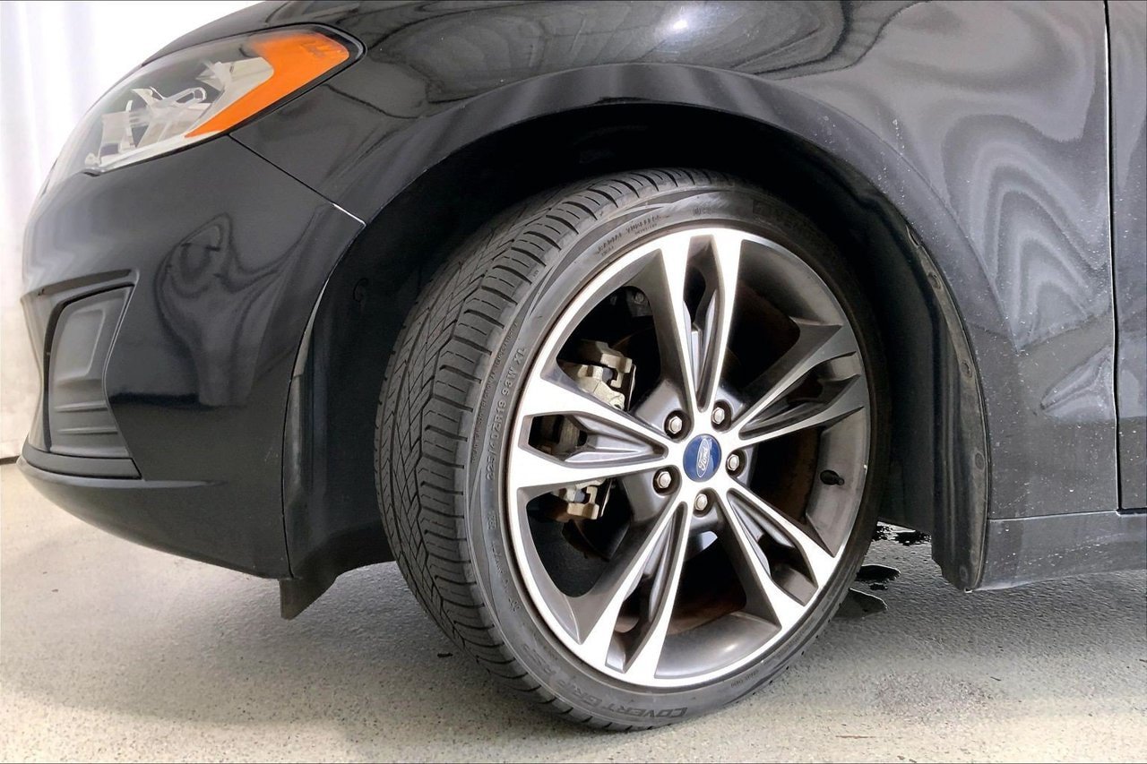 Used 2019 Ford Fusion SE FWD image 20