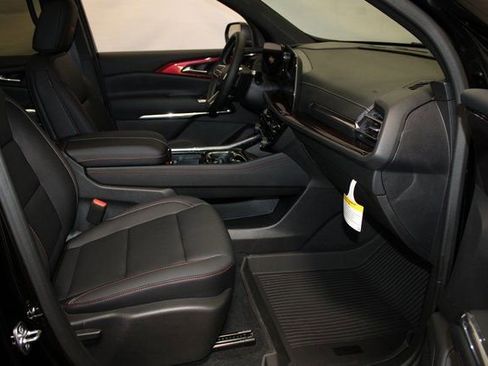 Used 2025 Chevrolet Traverse Z71 w/ Driver Confidence Package image 17