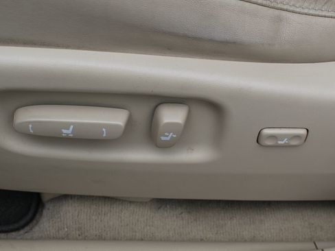 Used 2012 Lexus RX 350 FWD w/ Premium Pkg image 18