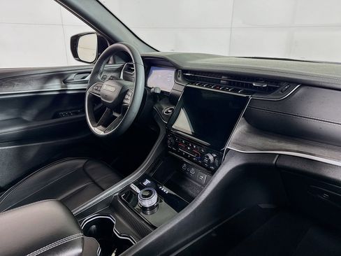 Used 2024 Jeep Grand Cherokee L Limited w/ Luxury Tech Group II image 29