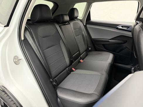 Used 2024 Volkswagen Taos SE image 24