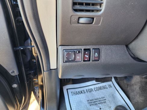 Used 2012 Nissan Pathfinder LE image 19