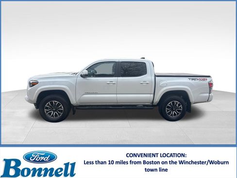 Used 2023 Toyota Tacoma TRD Sport w/ Technology Package image 2