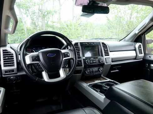 Used 2017 Ford F250 Lariat w/ Tow Technology Bundle AWD/4WD image 47