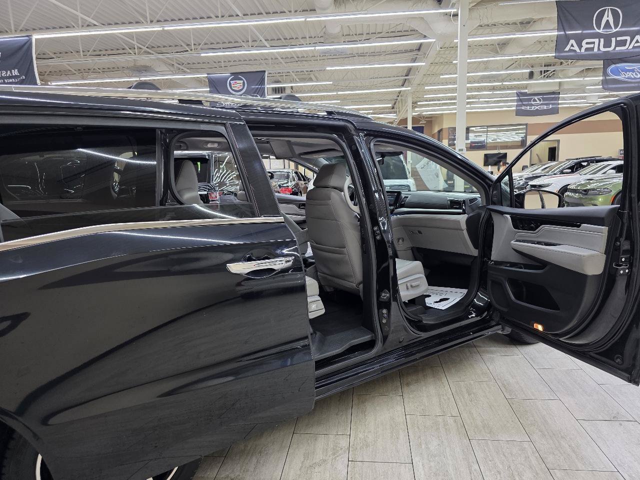 Used 2018 Honda Odyssey Elite image 15