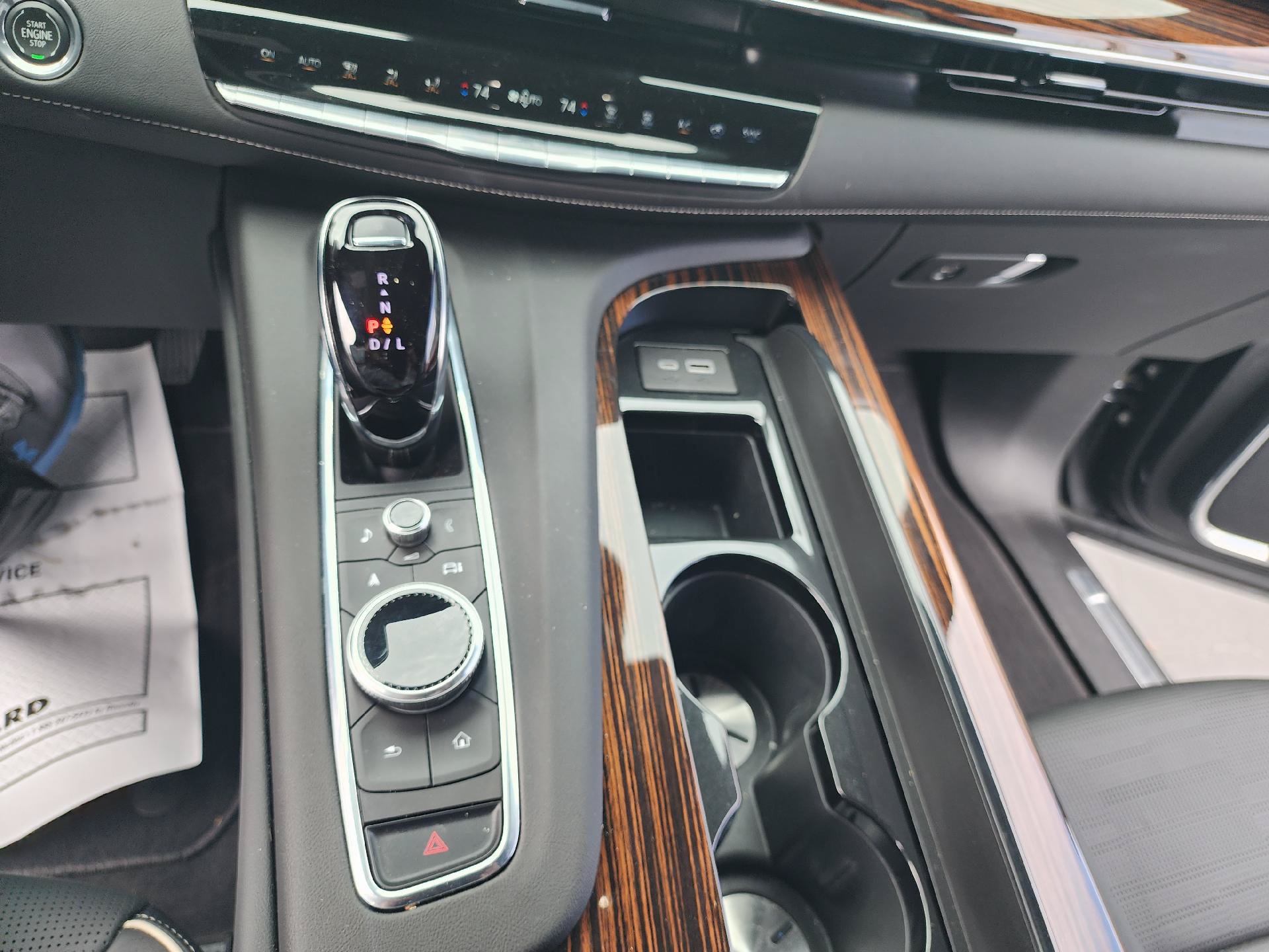 Used 2023 Cadillac Escalade Premium Luxury AWD/4WD image 15