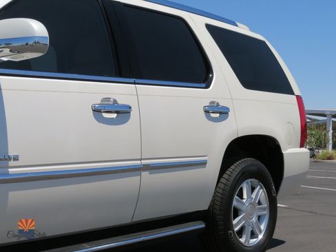 Used 2008 Cadillac Escalade AWD image 20