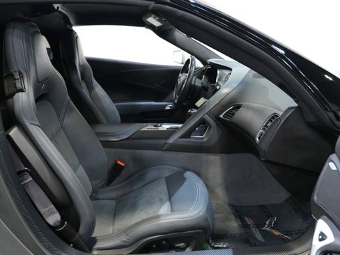 Used 2015 Chevrolet Corvette Z06 w/ 3LZ Preferred Equipment Group image 31