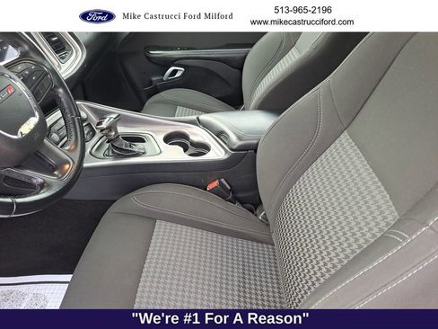 Used 2021 Dodge Challenger SXT w/ Driver Convenience Group image 21