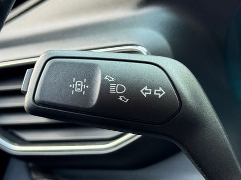 Used 2022 Ford Explorer Limited w/ Equipment Group 301A image 8