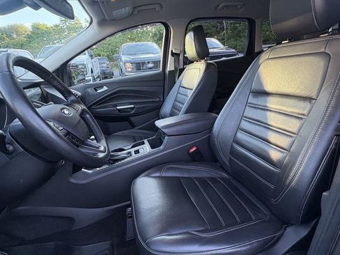 Used 2019 Ford Escape Titanium AWD/4WD image 16