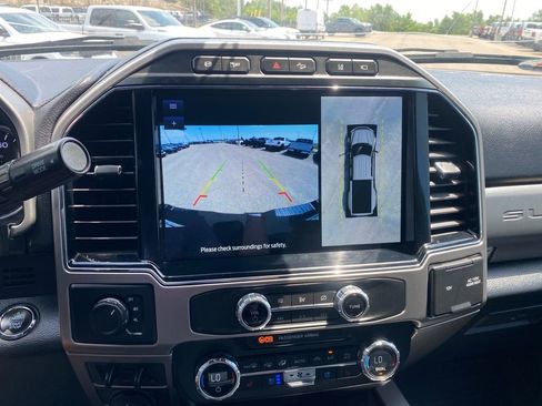 Used 2022 Ford F450 Platinum w/ FX4 Off-Road Package AWD/4WD image 23