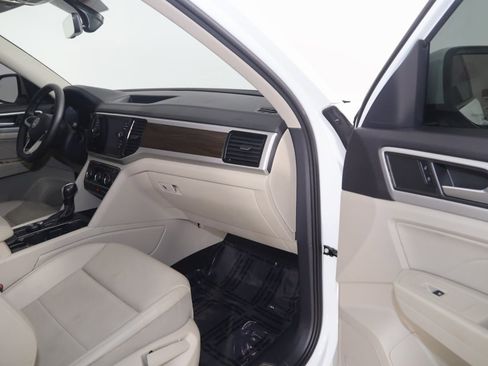 Used 2022 Volkswagen Atlas SE image 42