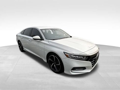 Used 2018 Honda Accord Sport image 9
