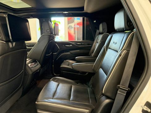 Used 2021 Cadillac Escalade Sport AWD/4WD image 14