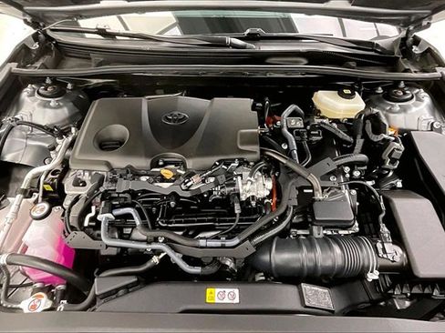 Used 2025 Toyota Camry XLE image 29