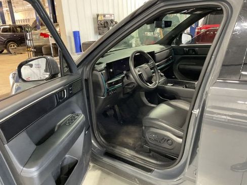 Used 2024 Hyundai Santa Fe Calligraphy FWD image 8