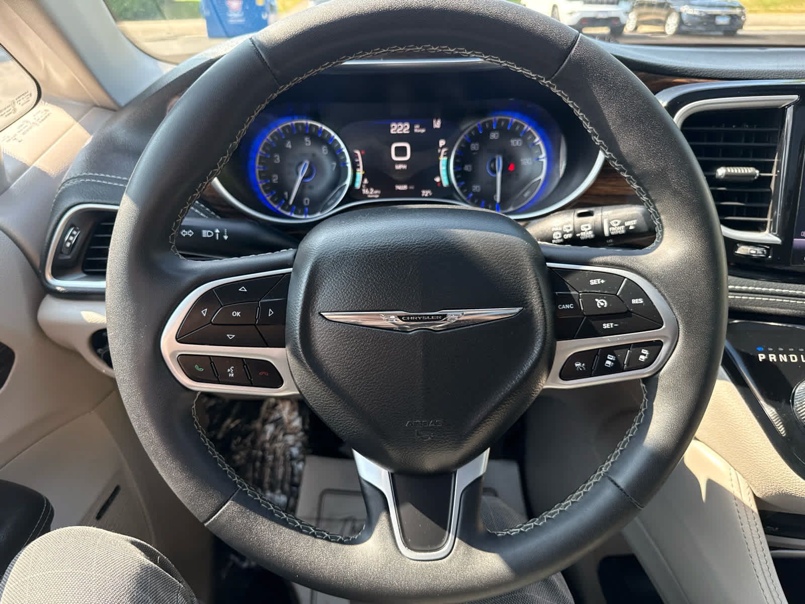 Used 2023 Chrysler Pacifica Limited w/ Uconnect Theater Family Group AWD/4WD image 25