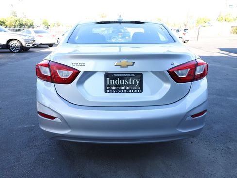 Used 2018 Chevrolet Cruze LT w/ LT Fleet Convenience Package FWD image 5