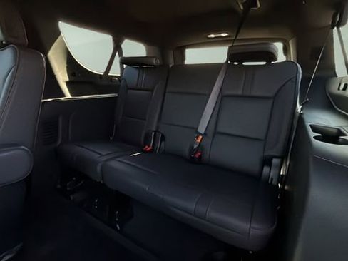 Used 2023 Chevrolet Suburban RST w/ Sport Performance Package image 33