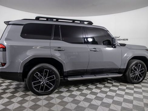 Used 2024 Lexus GX 550 w/ Accessory Package (31) AWD/4WD image 5