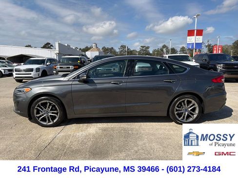 Used 2019 Ford Fusion SEL image 2